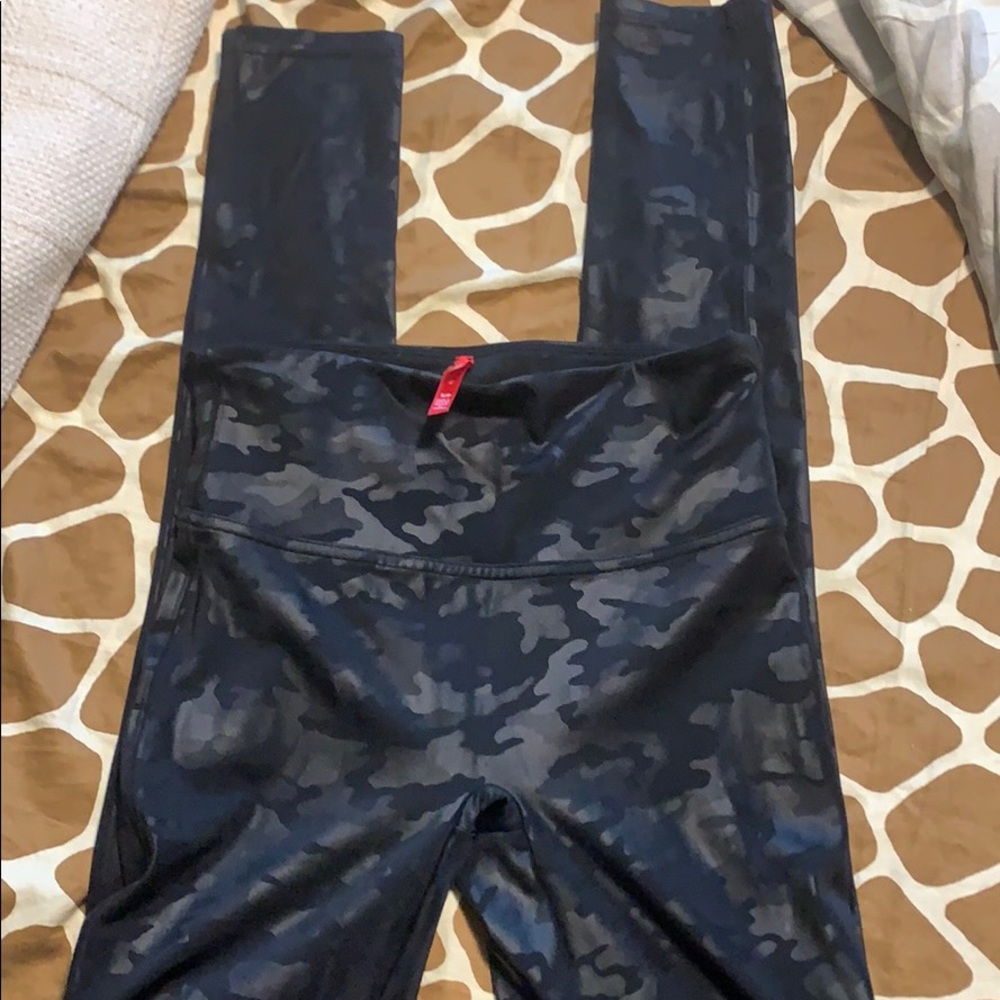 Spanx camo leggings 😀